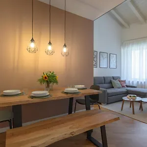 Center Duplex Elegant With Netflix Parma